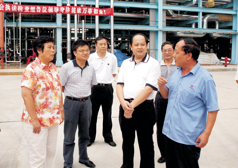 2008年9月10日，湖北省人大常委副主任蔣大國來公司，對公司《勞動合同法》實施情況進行檢查